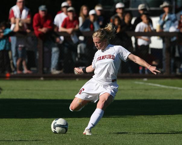 Stanford-Cal Womens soccer-031.JPG - 2009 NCAA Women's Soccer, Cal at Stanford.